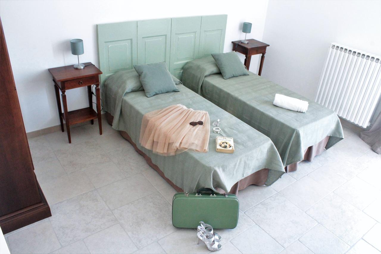 メザーニェ A Casa Ventotto Bed & Breakfast エクステリア 写真